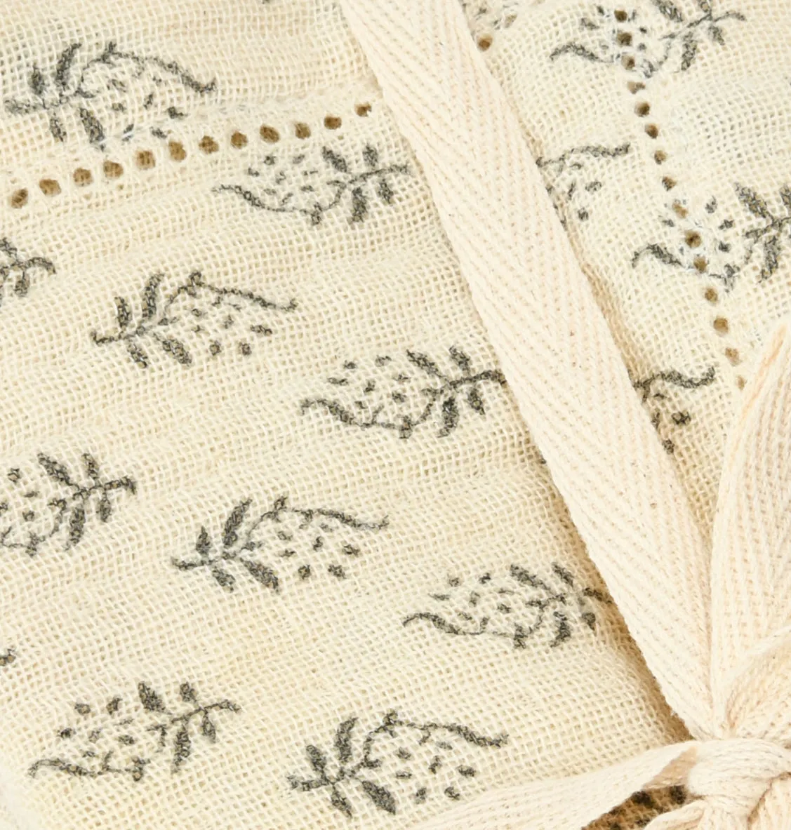 Neutral Floral Napkins, Set of 4